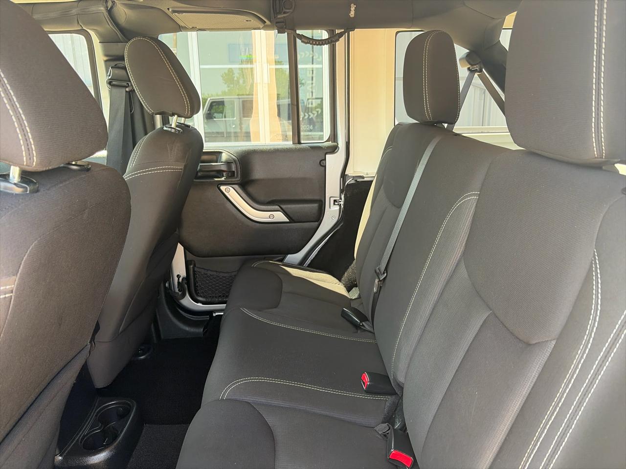 Jeep Wrangler Unlimited Sahara 4WD 2015