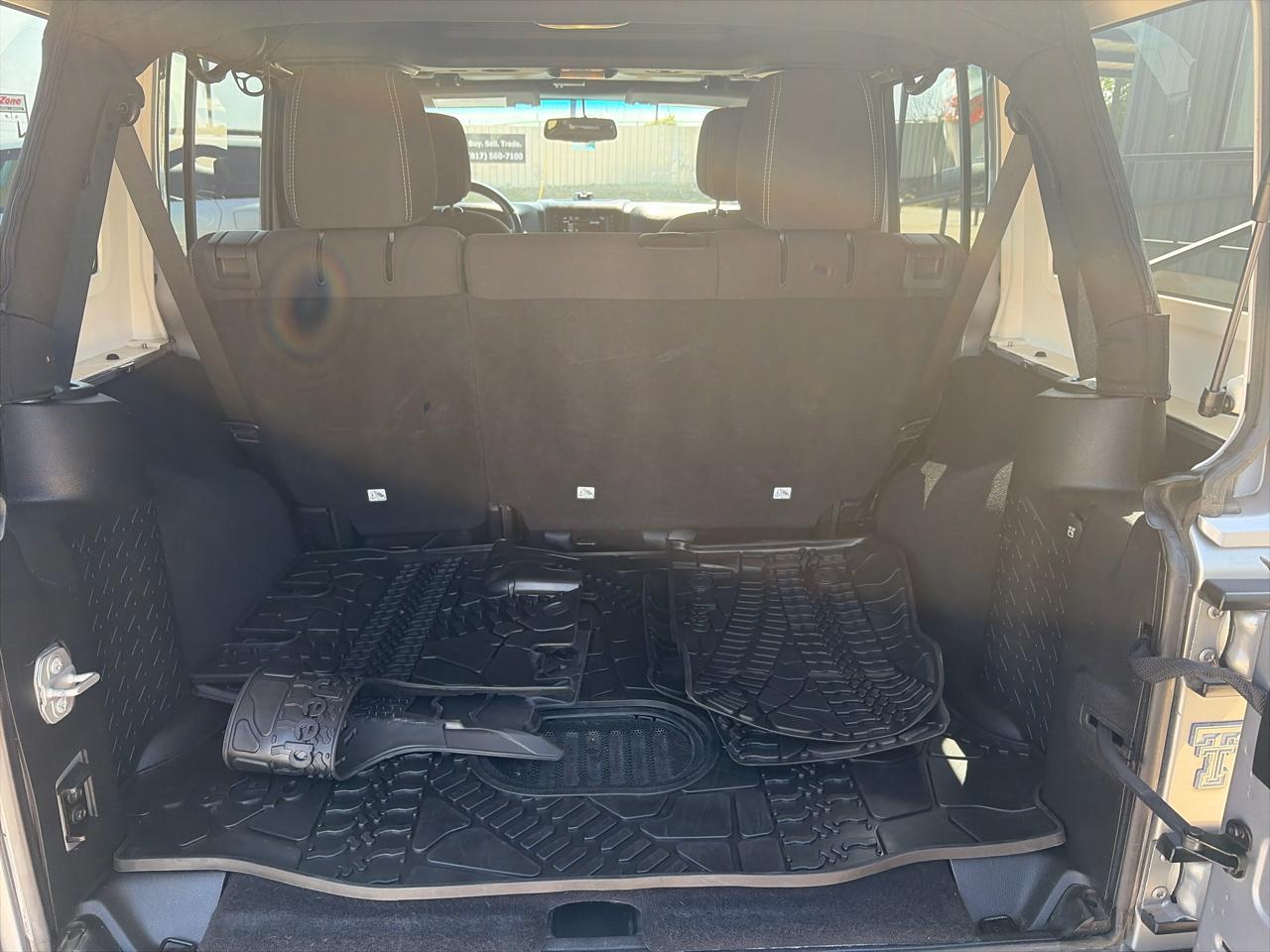 Jeep Wrangler Unlimited Sahara 4WD 2015