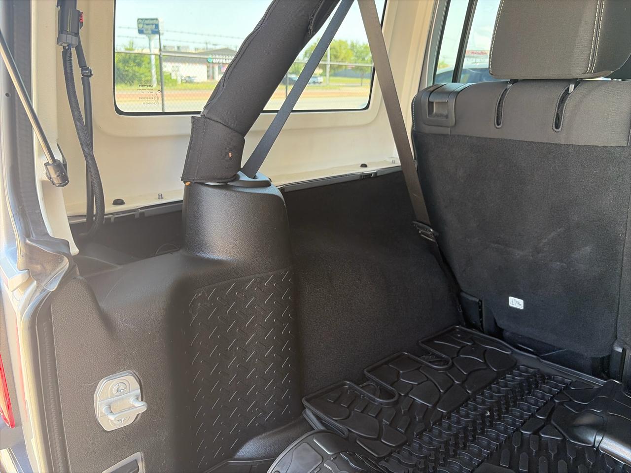 Jeep Wrangler Unlimited Sahara 4WD 2015