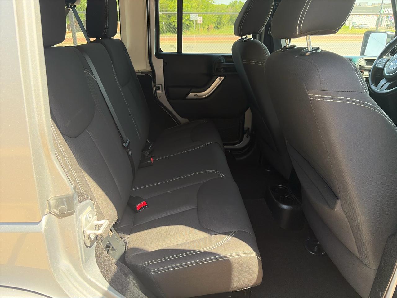 Jeep Wrangler Unlimited Sahara 4WD 2015