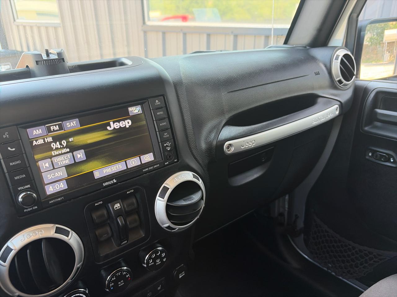 Jeep Wrangler Unlimited Sahara 4WD 2015