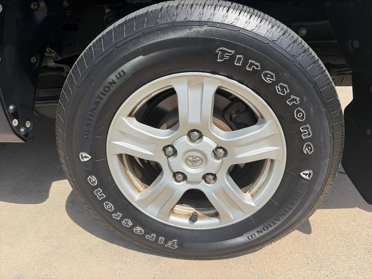 Toyota Tundra Tundra-Grade 5.7L Double Cab 2WD 2012