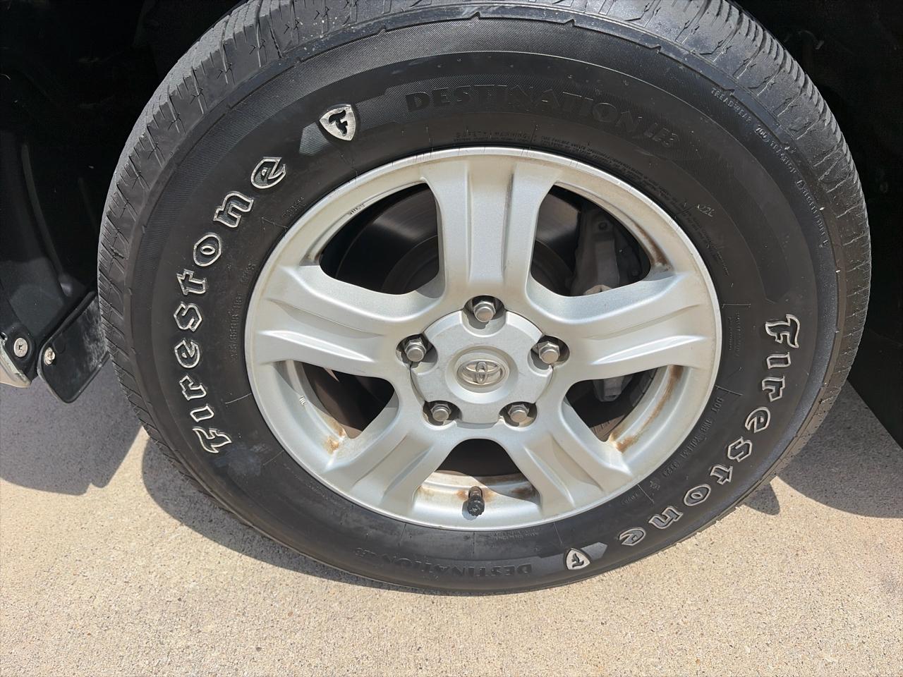 Toyota Tundra Tundra-Grade 5.7L Double Cab 2WD 2012