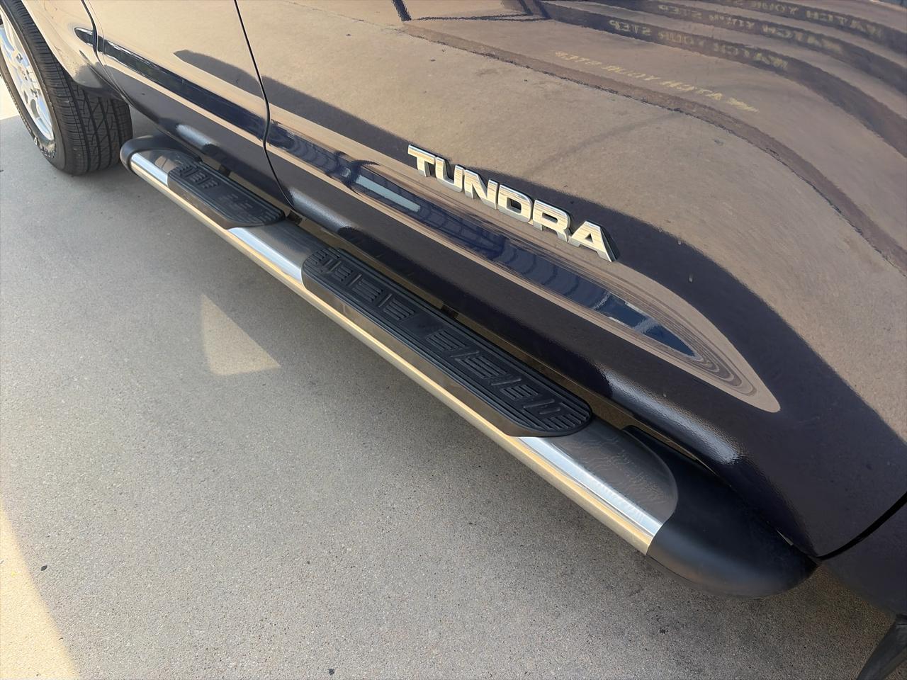 Toyota Tundra Tundra-Grade 5.7L Double Cab 2WD 2012