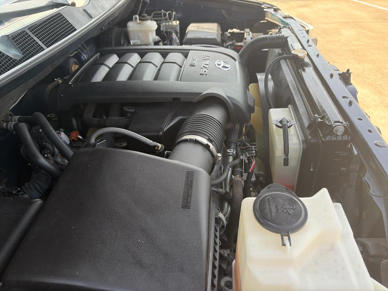 Toyota Tundra Tundra-Grade 5.7L Double Cab 2WD 2012