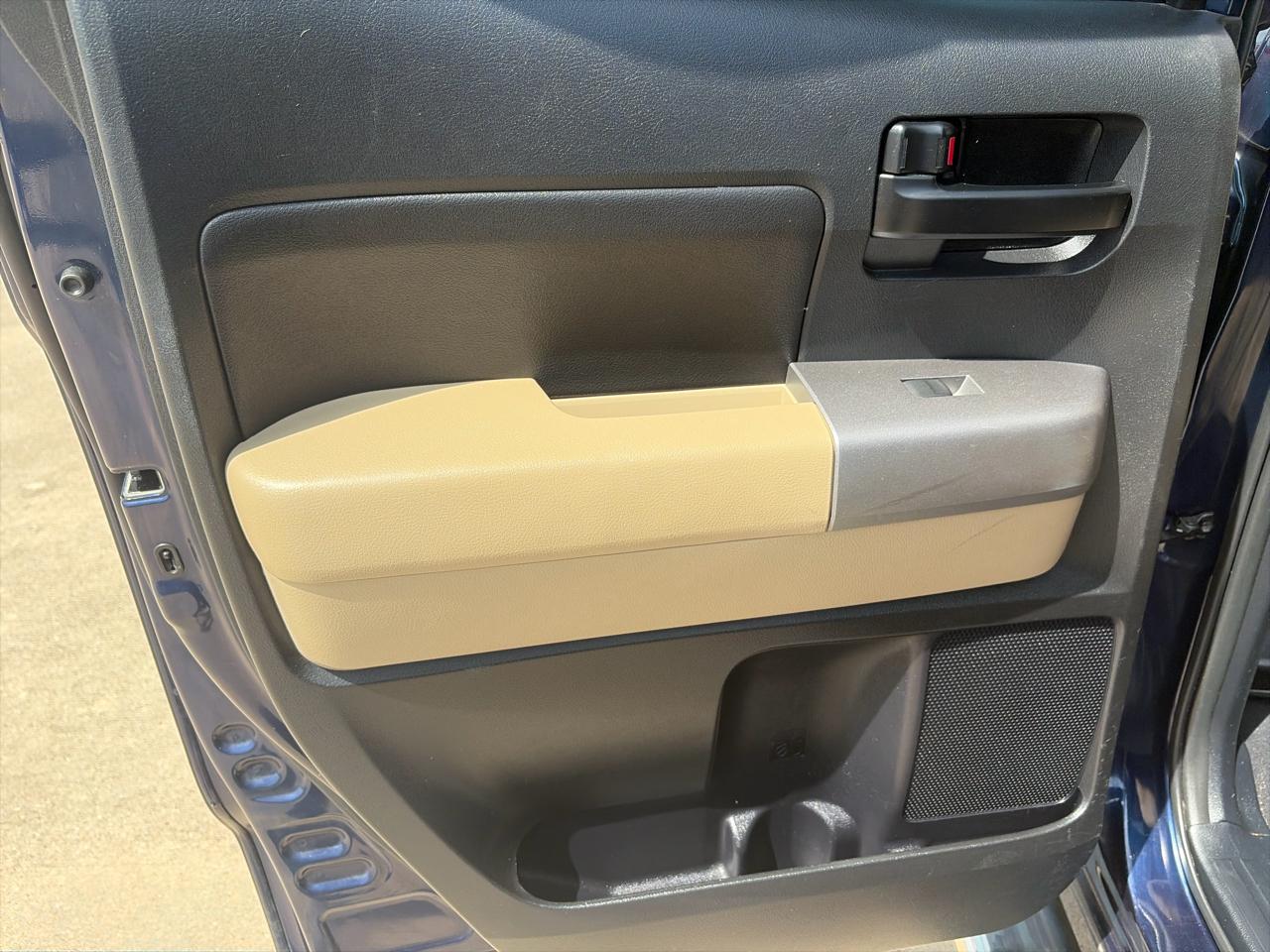Toyota Tundra Tundra-Grade 5.7L Double Cab 2WD 2012
