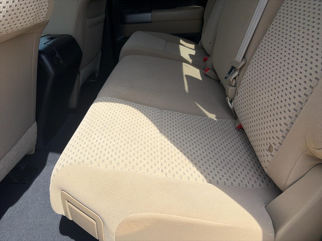 Toyota Tundra Tundra-Grade 5.7L Double Cab 2WD 2012