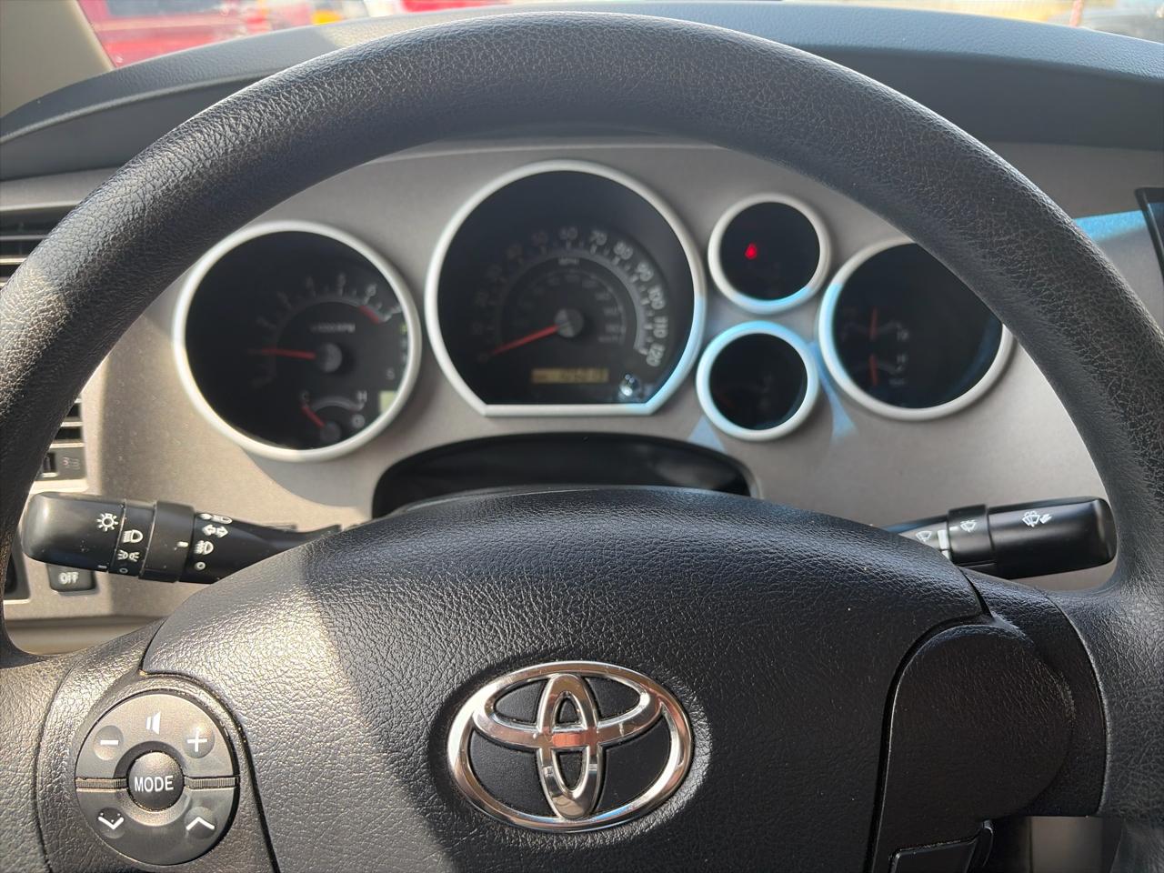 Toyota Tundra Tundra-Grade 5.7L Double Cab 2WD 2012