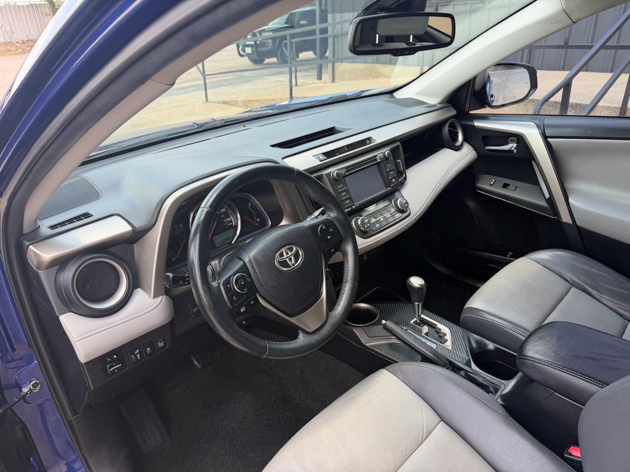 Toyota RAV4 Limited FWD 2015