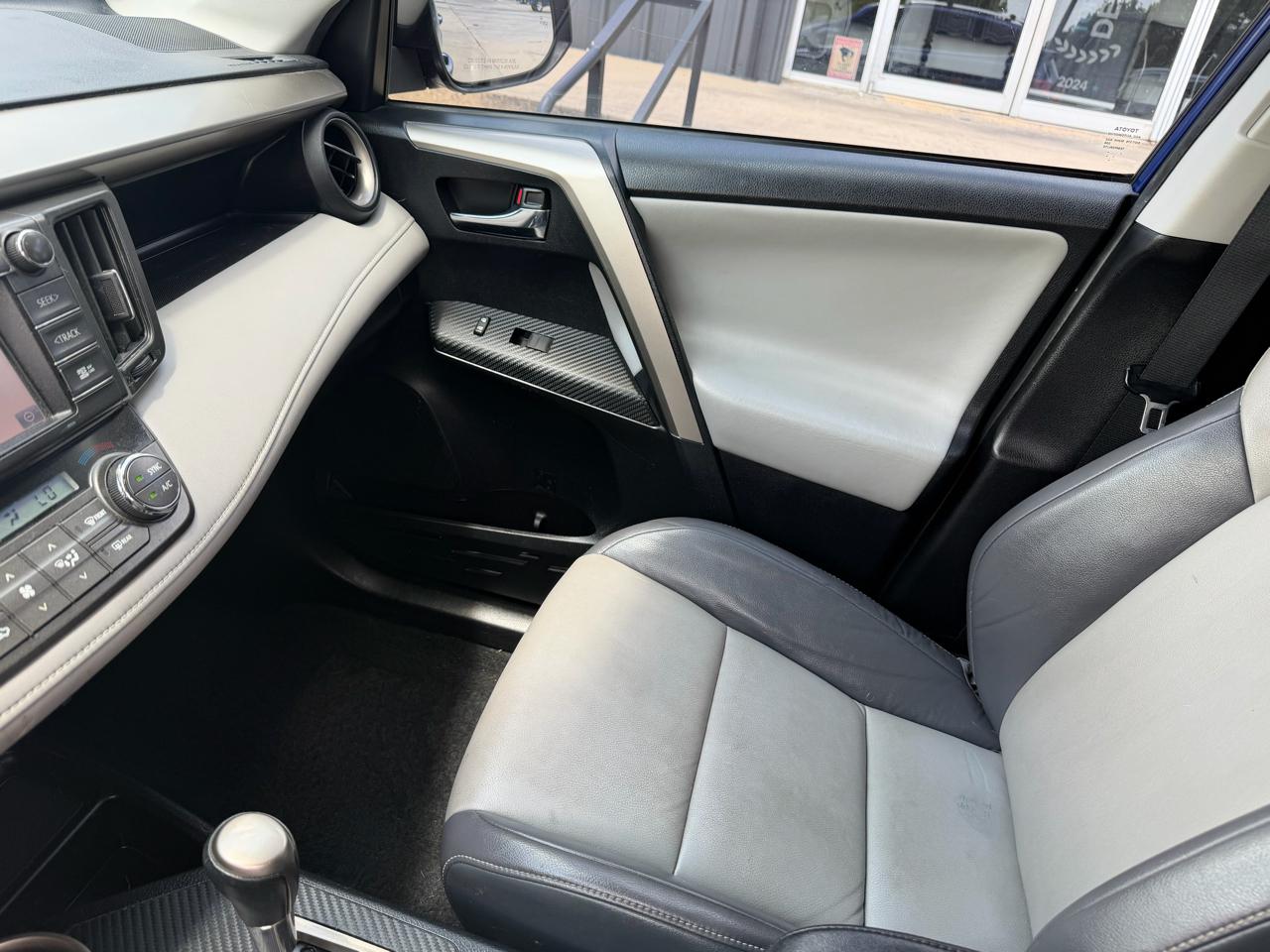 Toyota RAV4 Limited FWD 2015