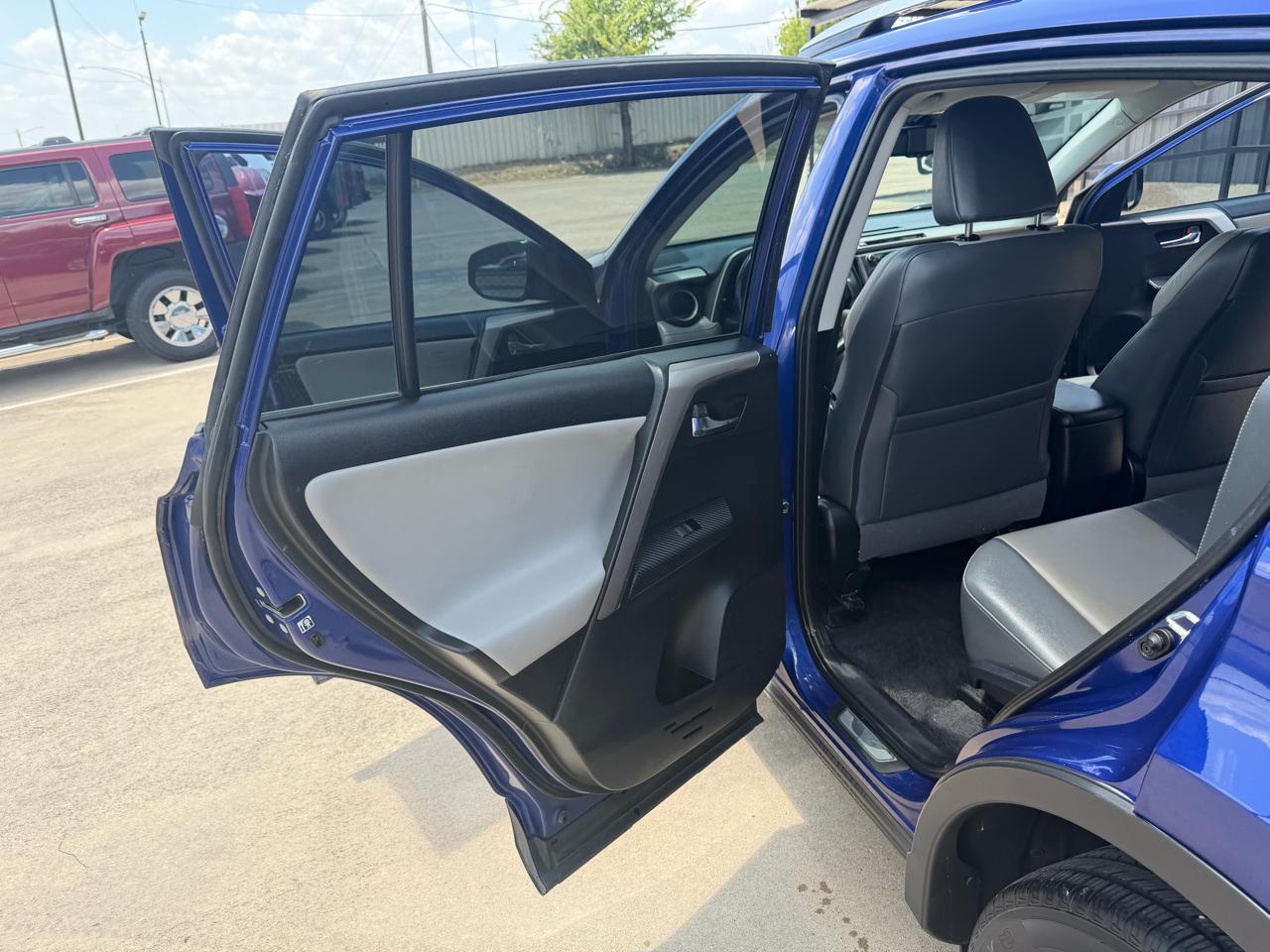 Toyota RAV4 Limited FWD 2015