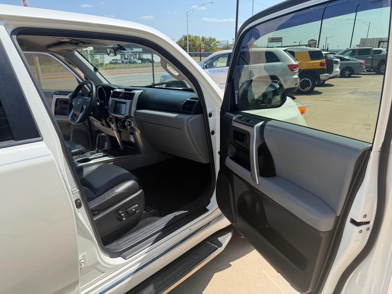 Toyota 4Runner SR5 2WD 2012