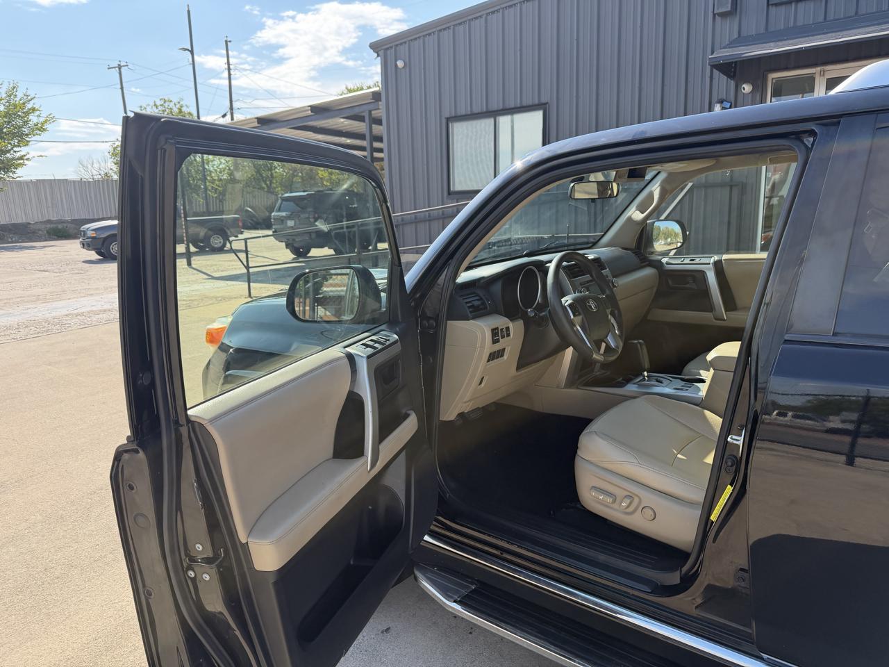 Toyota 4Runner SR5 2WD 2012