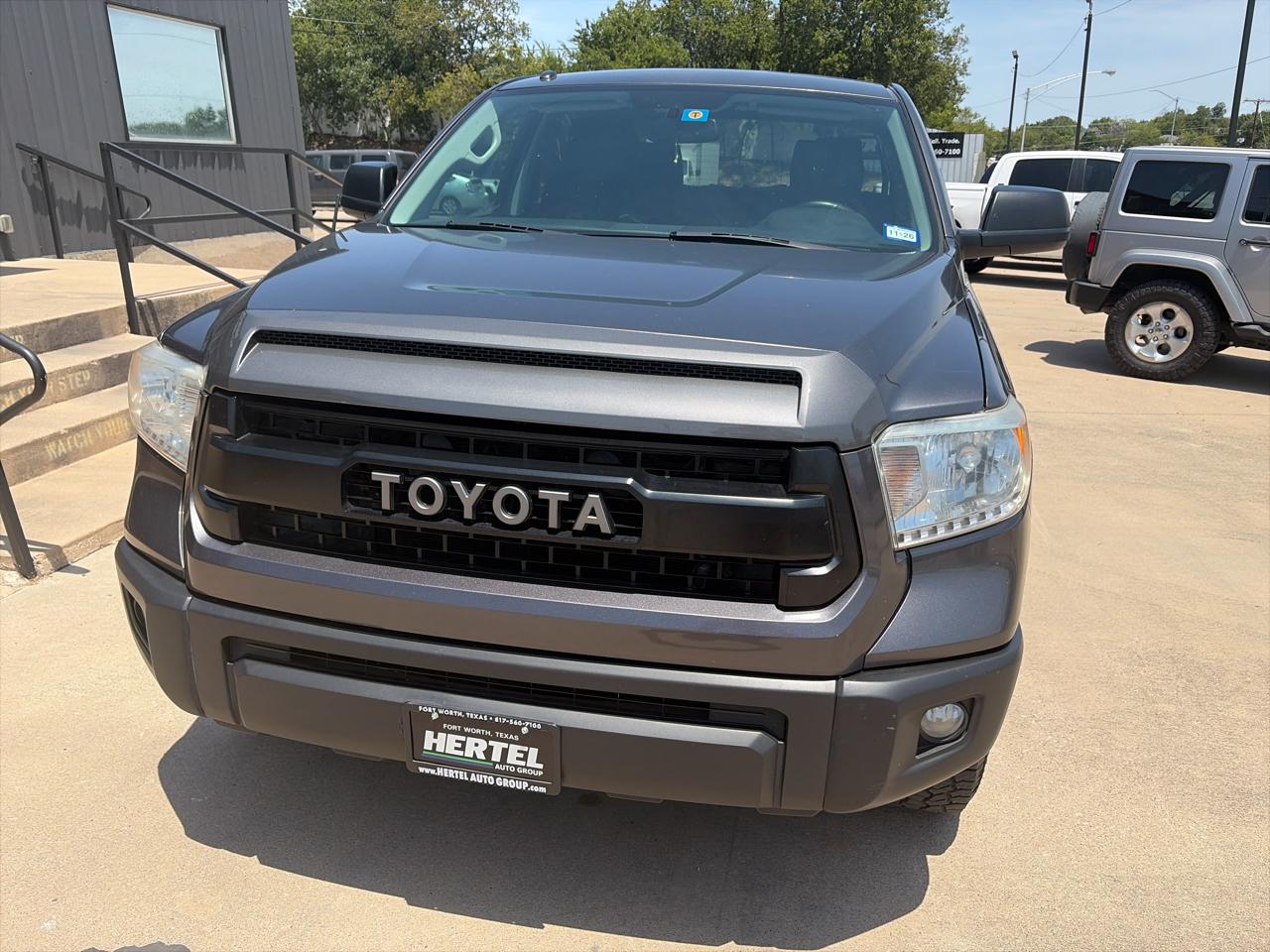Toyota Tundra SR5 5.7L V8 FFV CrewMax 2WD 2016