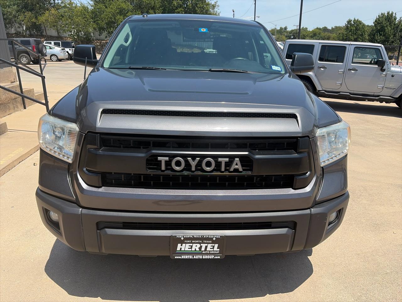 Toyota Tundra SR5 5.7L V8 FFV CrewMax 2WD 2016