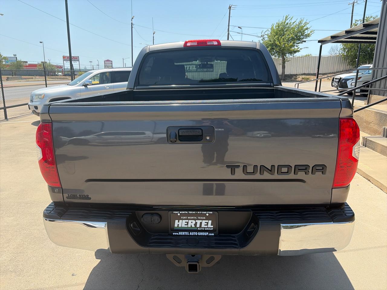 Toyota Tundra SR5 5.7L V8 FFV CrewMax 2WD 2016