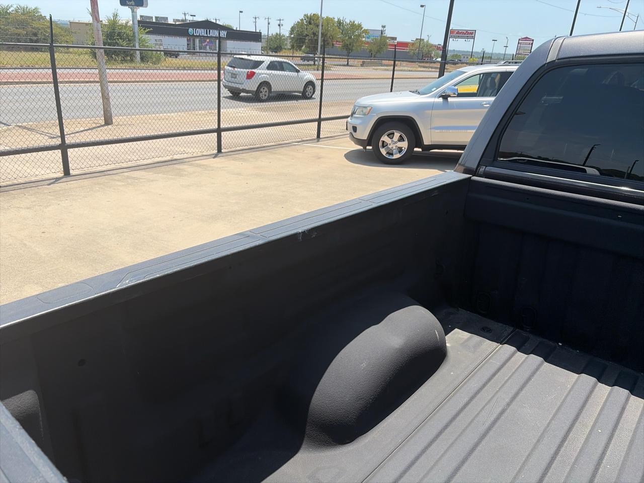 Toyota Tundra SR5 5.7L V8 FFV CrewMax 2WD 2016