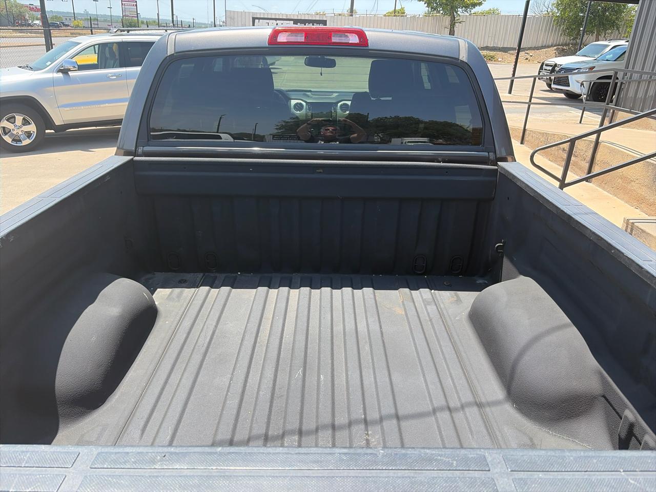 Toyota Tundra SR5 5.7L V8 FFV CrewMax 2WD 2016