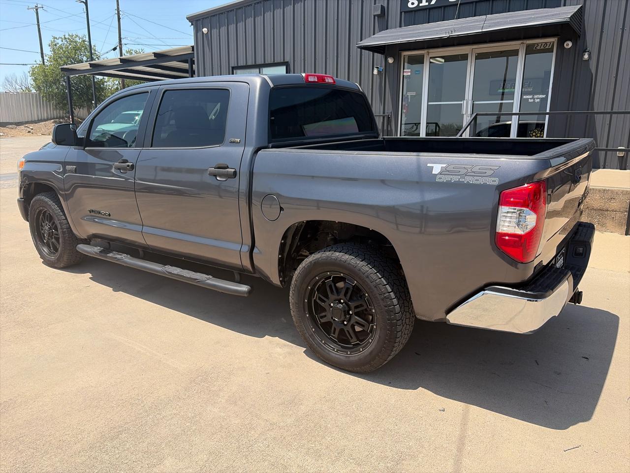Toyota Tundra SR5 5.7L V8 FFV CrewMax 2WD 2016