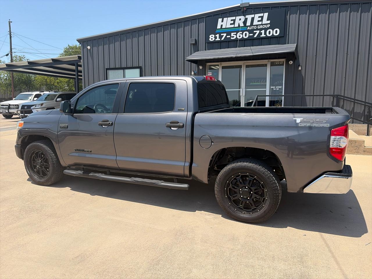 Toyota Tundra SR5 5.7L V8 FFV CrewMax 2WD 2016