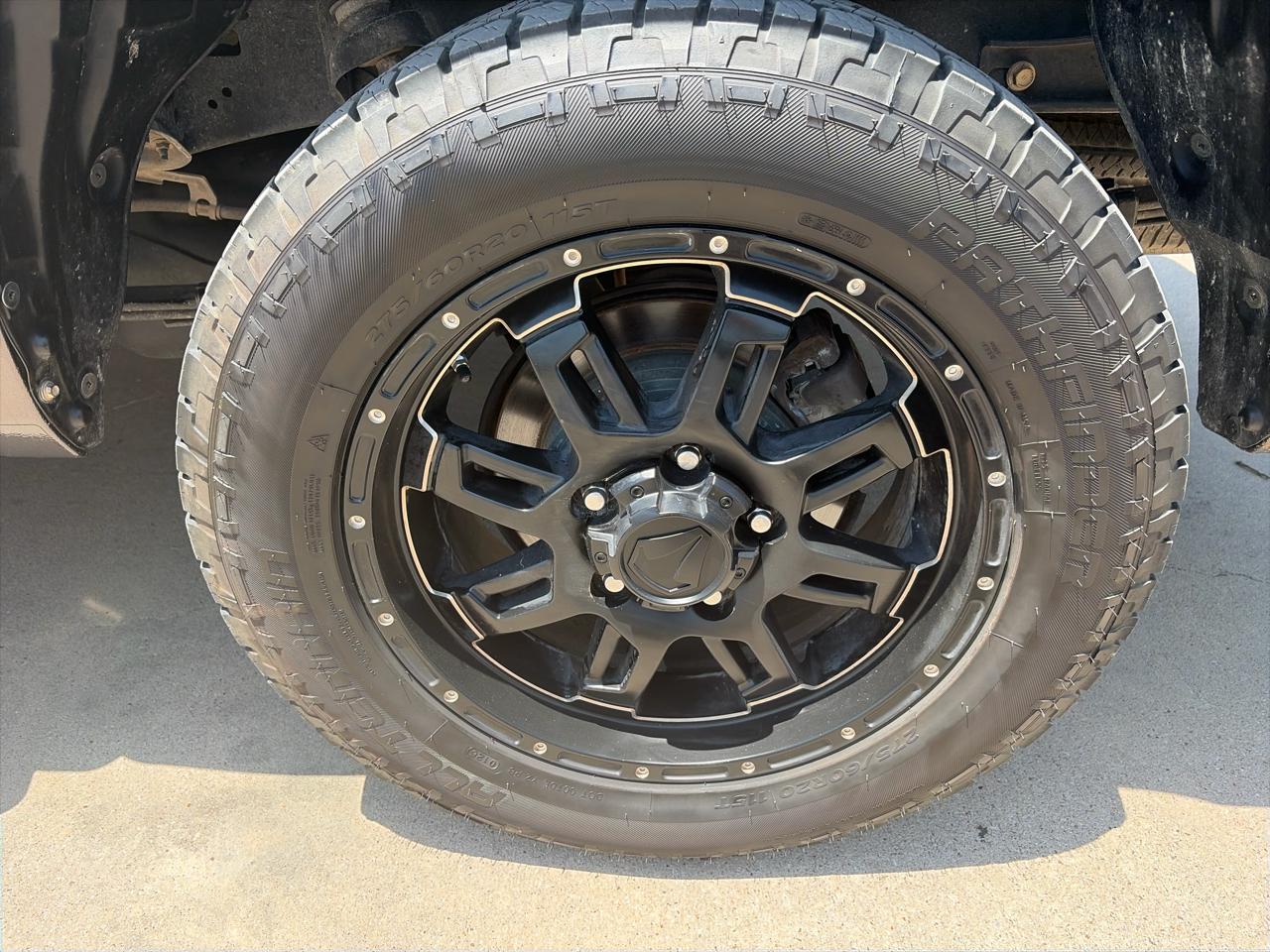 Toyota Tundra SR5 5.7L V8 FFV CrewMax 2WD 2016