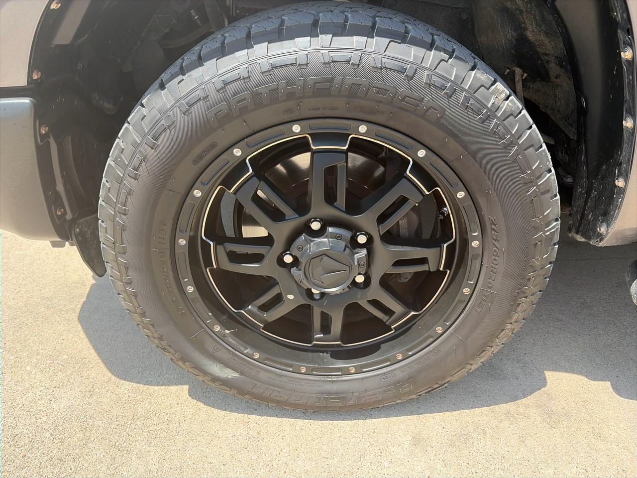 Toyota Tundra SR5 5.7L V8 FFV CrewMax 2WD 2016
