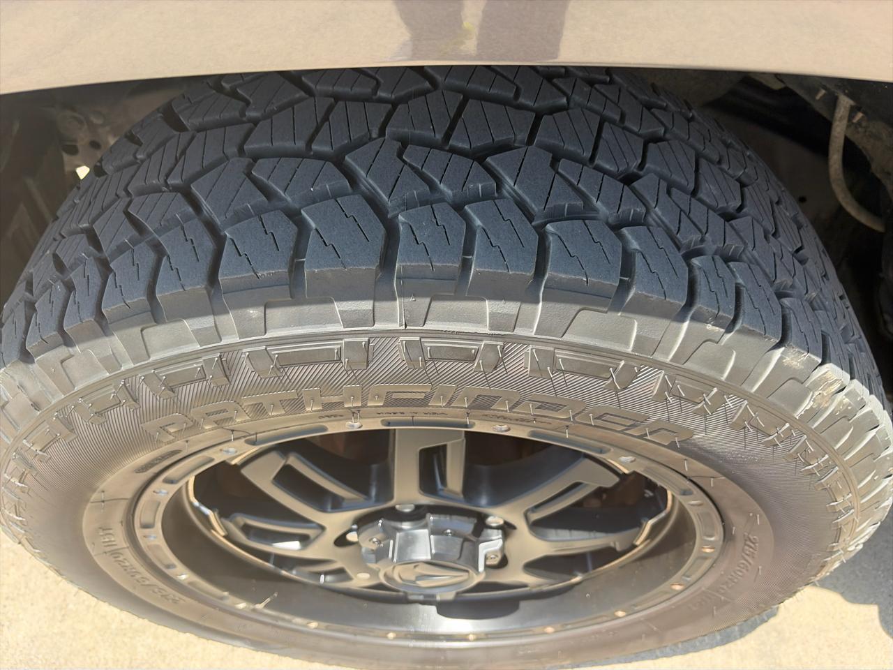 Toyota Tundra SR5 5.7L V8 FFV CrewMax 2WD 2016