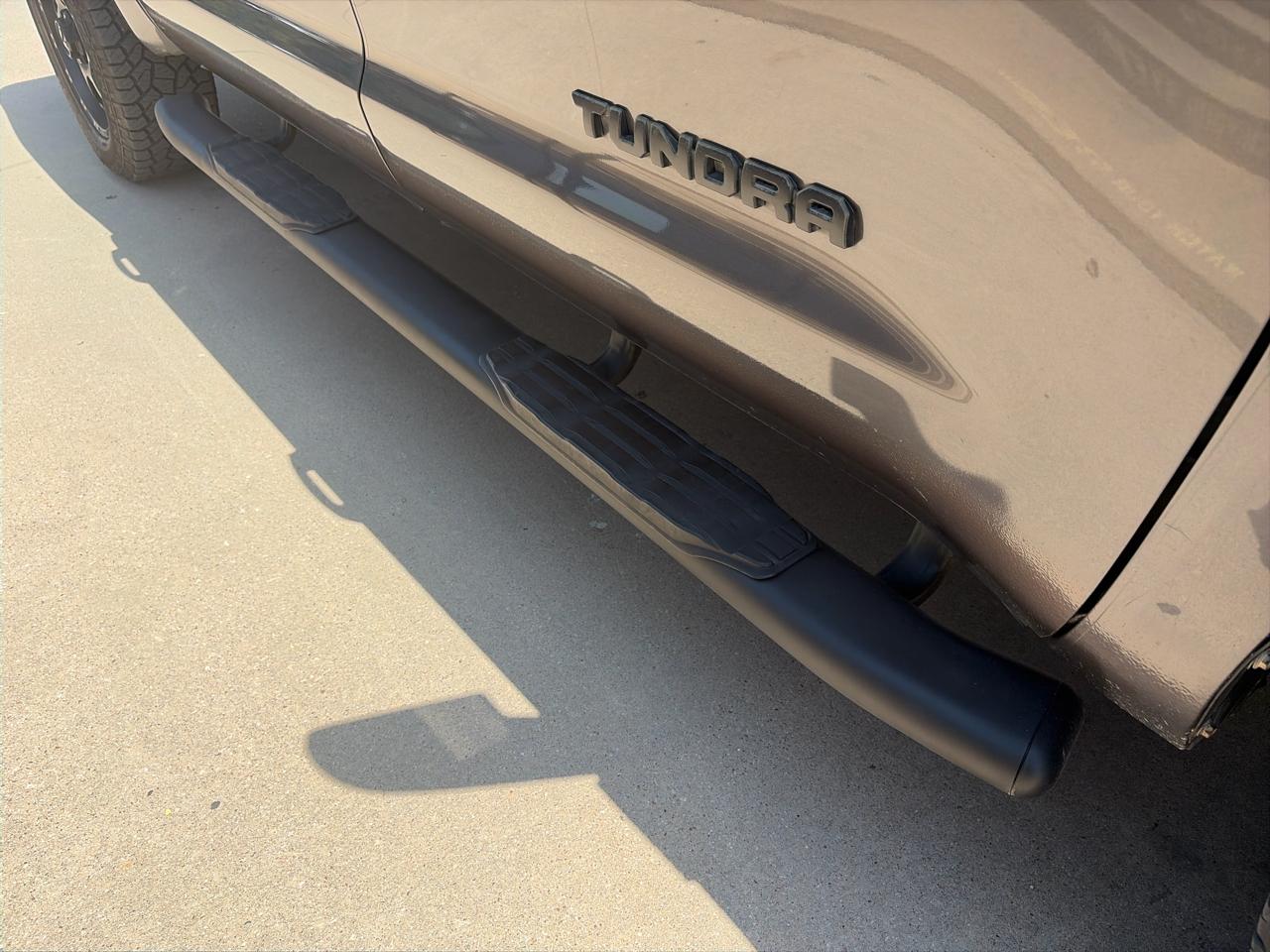 Toyota Tundra SR5 5.7L V8 FFV CrewMax 2WD 2016