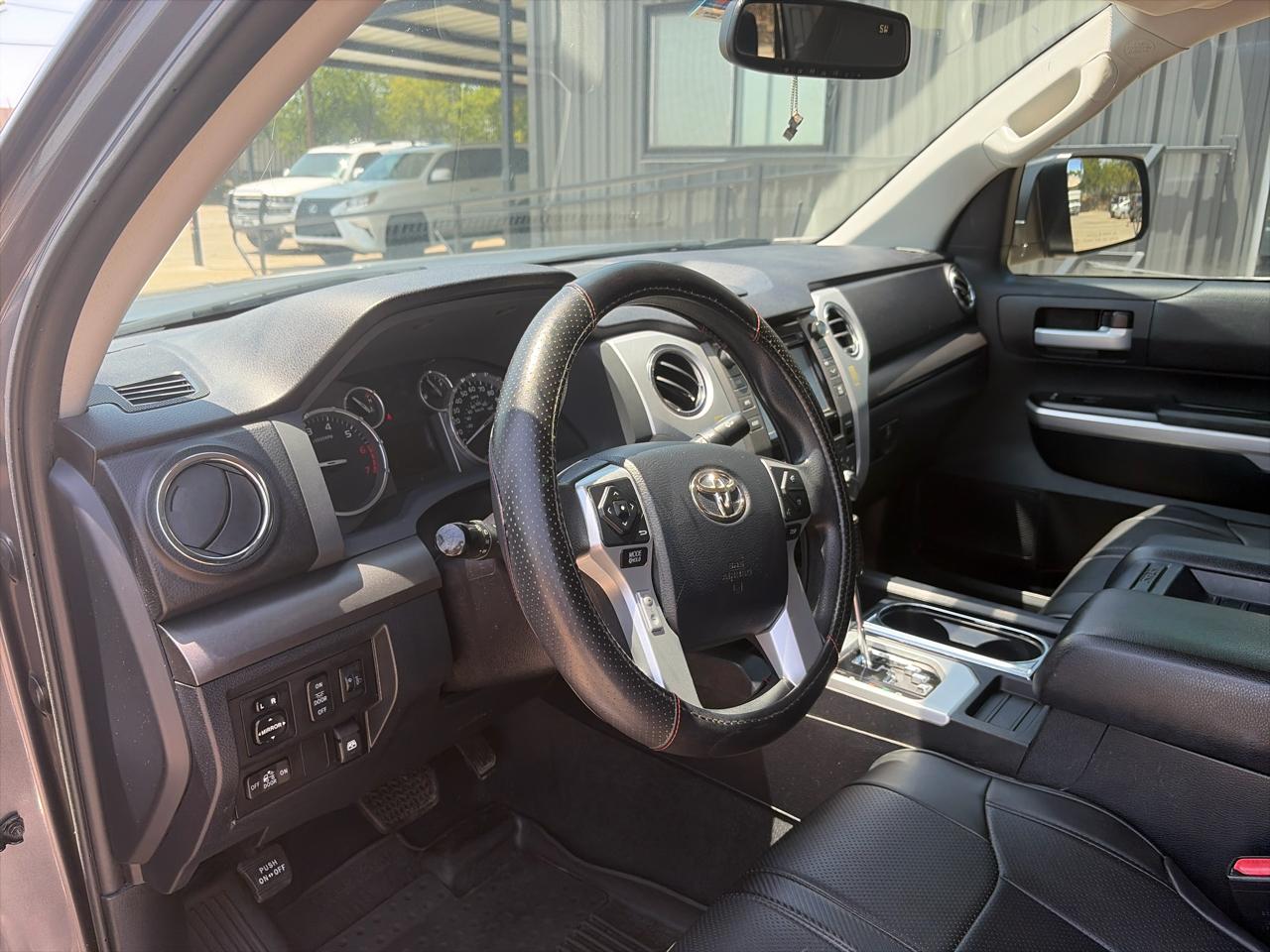 Toyota Tundra SR5 5.7L V8 FFV CrewMax 2WD 2016