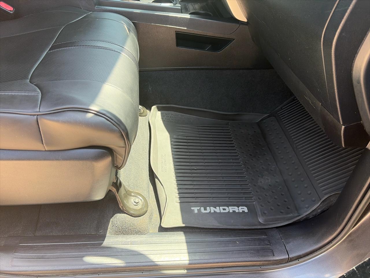Toyota Tundra SR5 5.7L V8 FFV CrewMax 2WD 2016