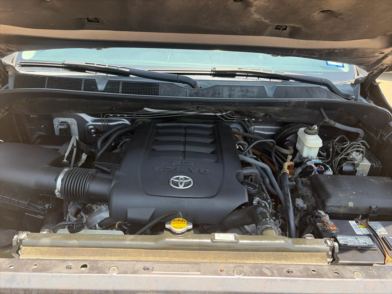 Toyota Tundra SR5 5.7L V8 FFV CrewMax 2WD 2016
