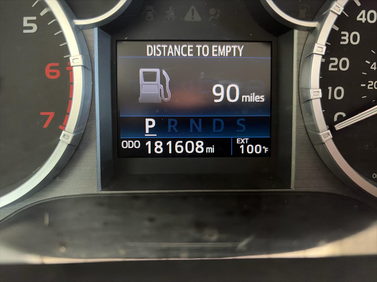 Toyota Tundra SR5 5.7L V8 FFV CrewMax 2WD 2016