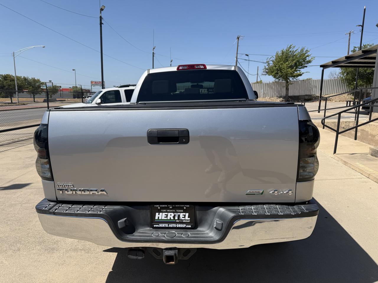 Toyota Tundra Tundra-Grade 5.7L FFV Double Cab 4WD 2010