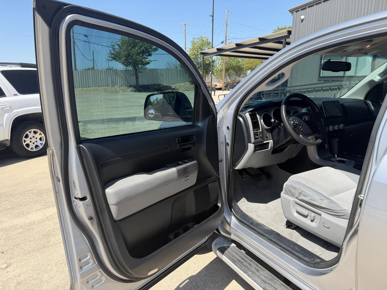 Toyota Tundra Tundra-Grade 5.7L FFV Double Cab 4WD 2010