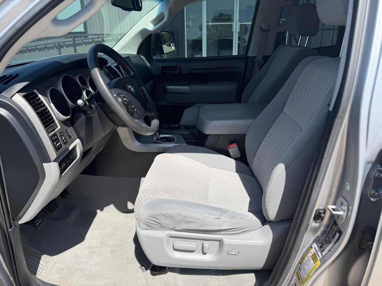Toyota Tundra Tundra-Grade 5.7L FFV Double Cab 4WD 2010