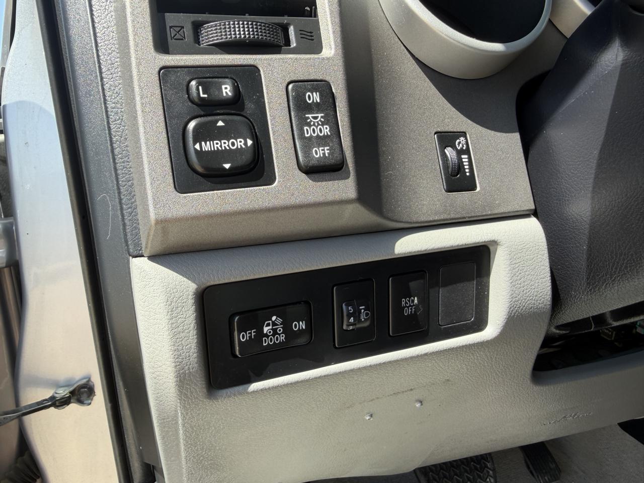 Toyota Tundra Tundra-Grade 5.7L FFV Double Cab 4WD 2010