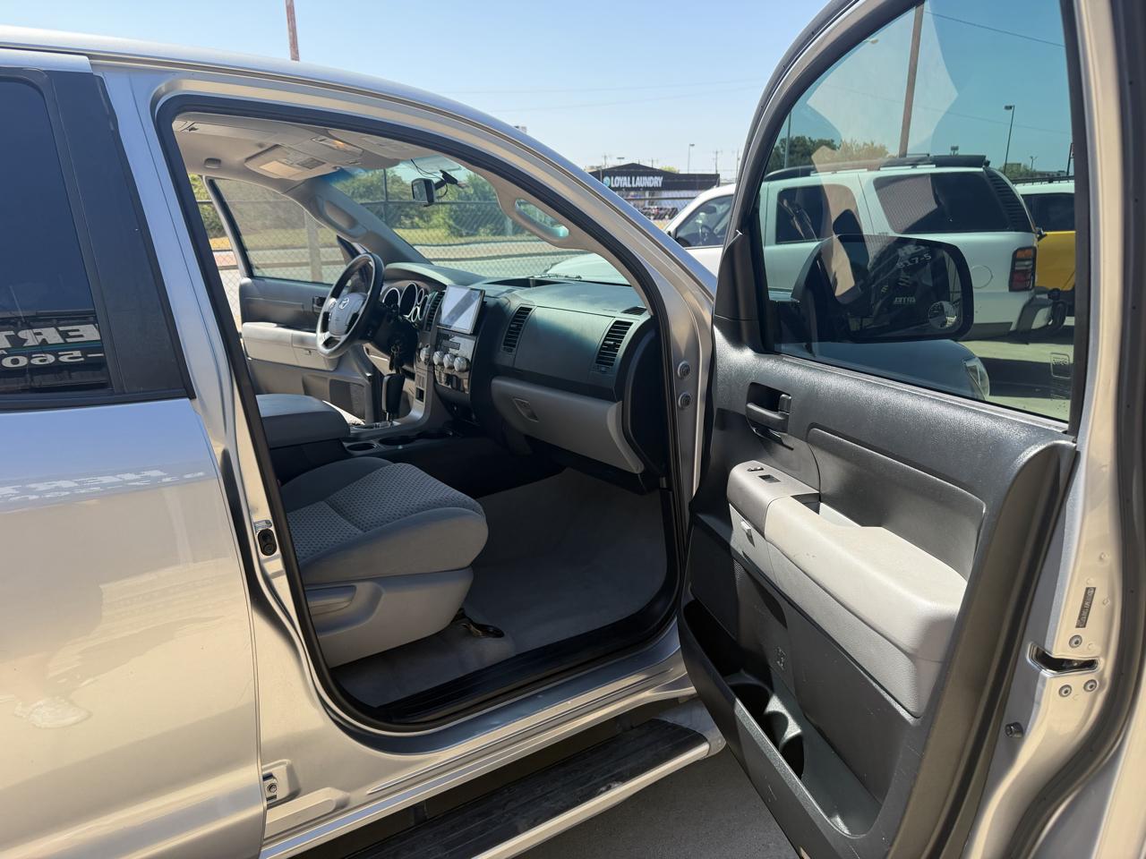 Toyota Tundra Tundra-Grade 5.7L FFV Double Cab 4WD 2010