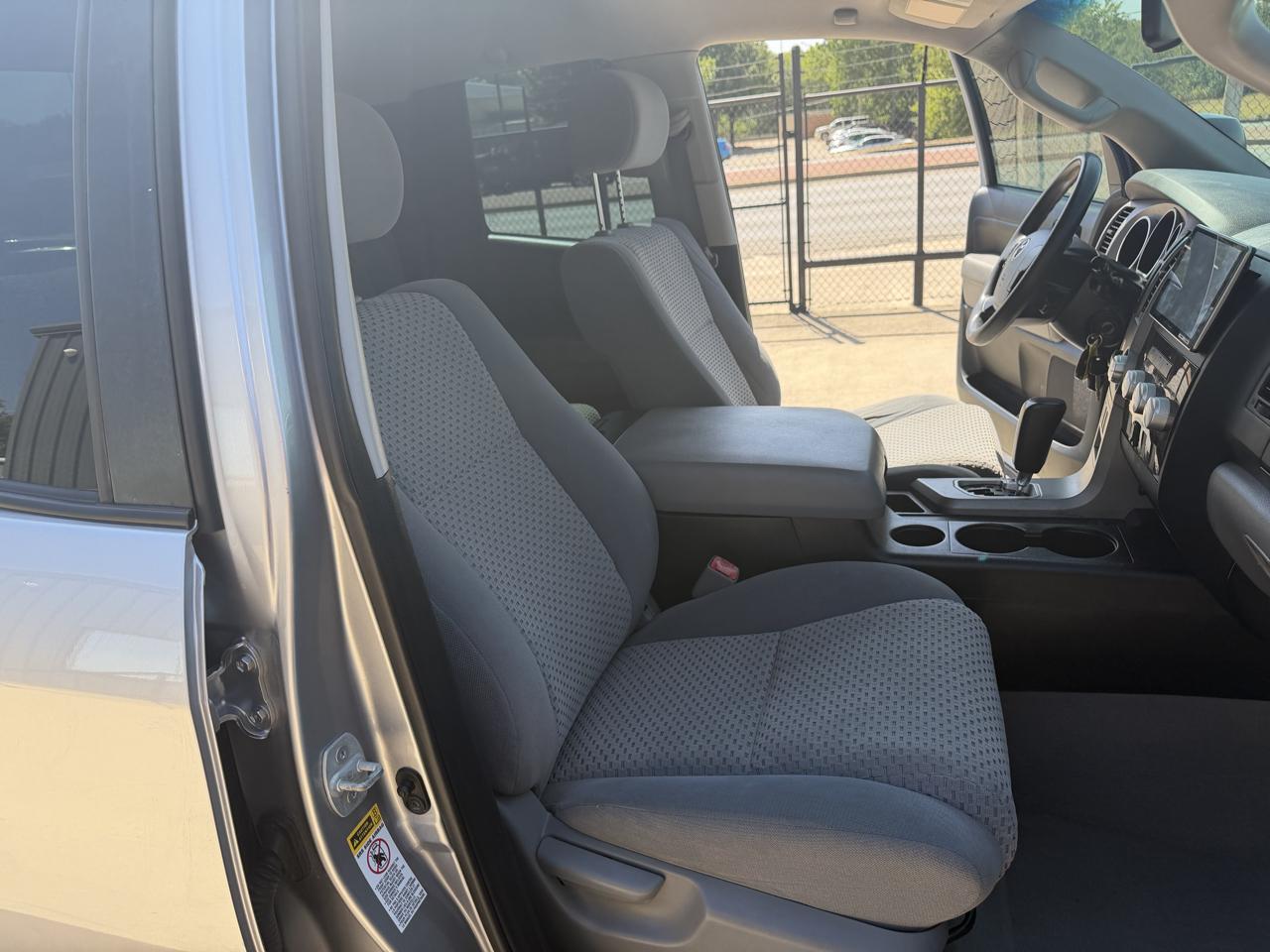 Toyota Tundra Tundra-Grade 5.7L FFV Double Cab 4WD 2010
