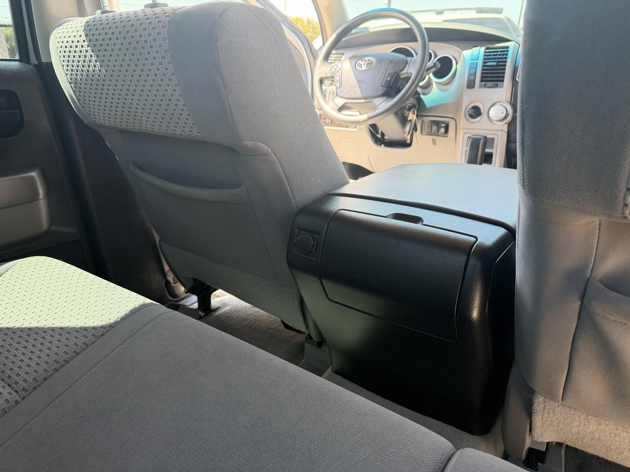 Toyota Tundra Tundra-Grade 5.7L FFV Double Cab 4WD 2010
