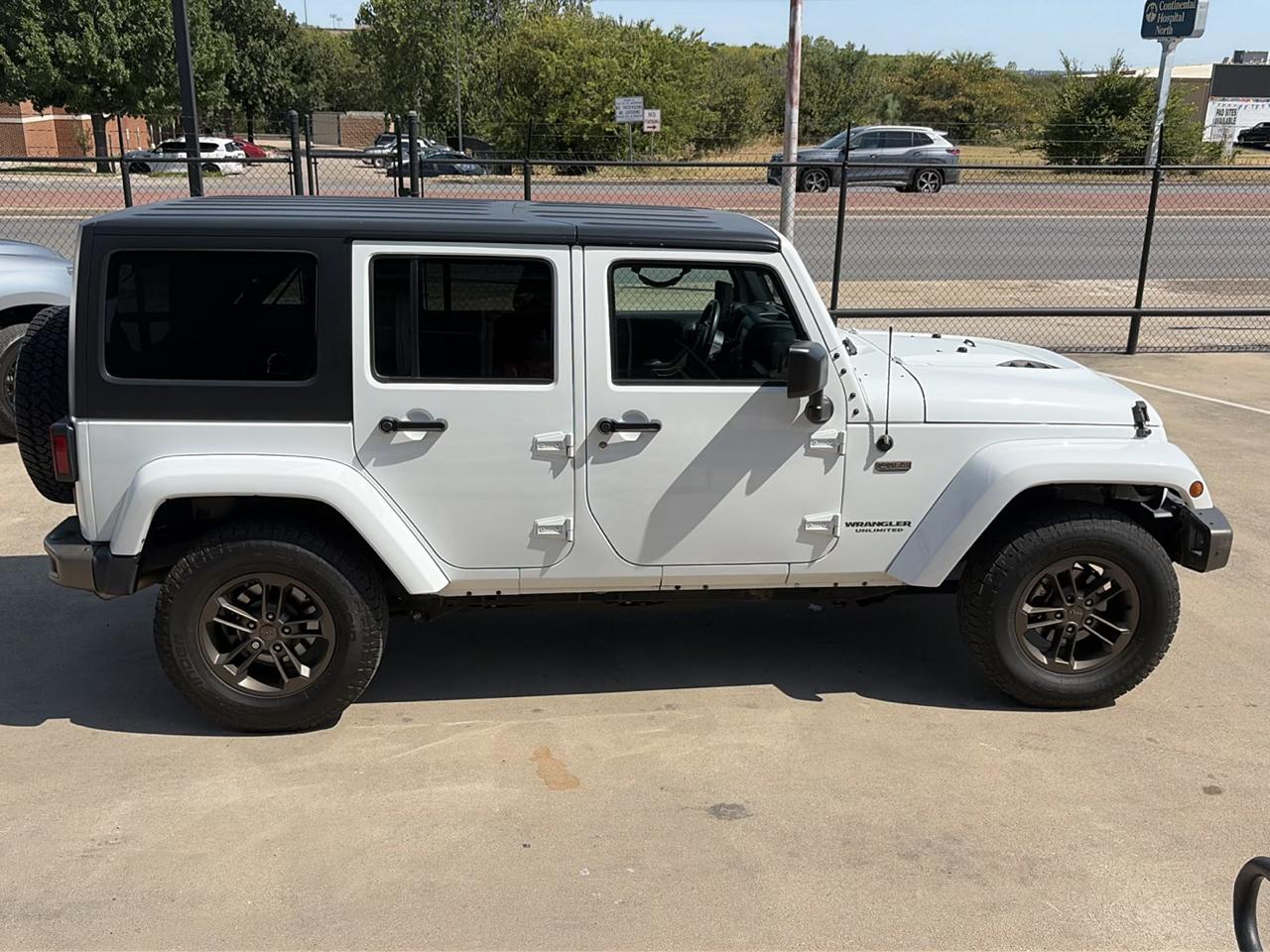 Jeep Wrangler Unlimited Sahara 4WD 2017