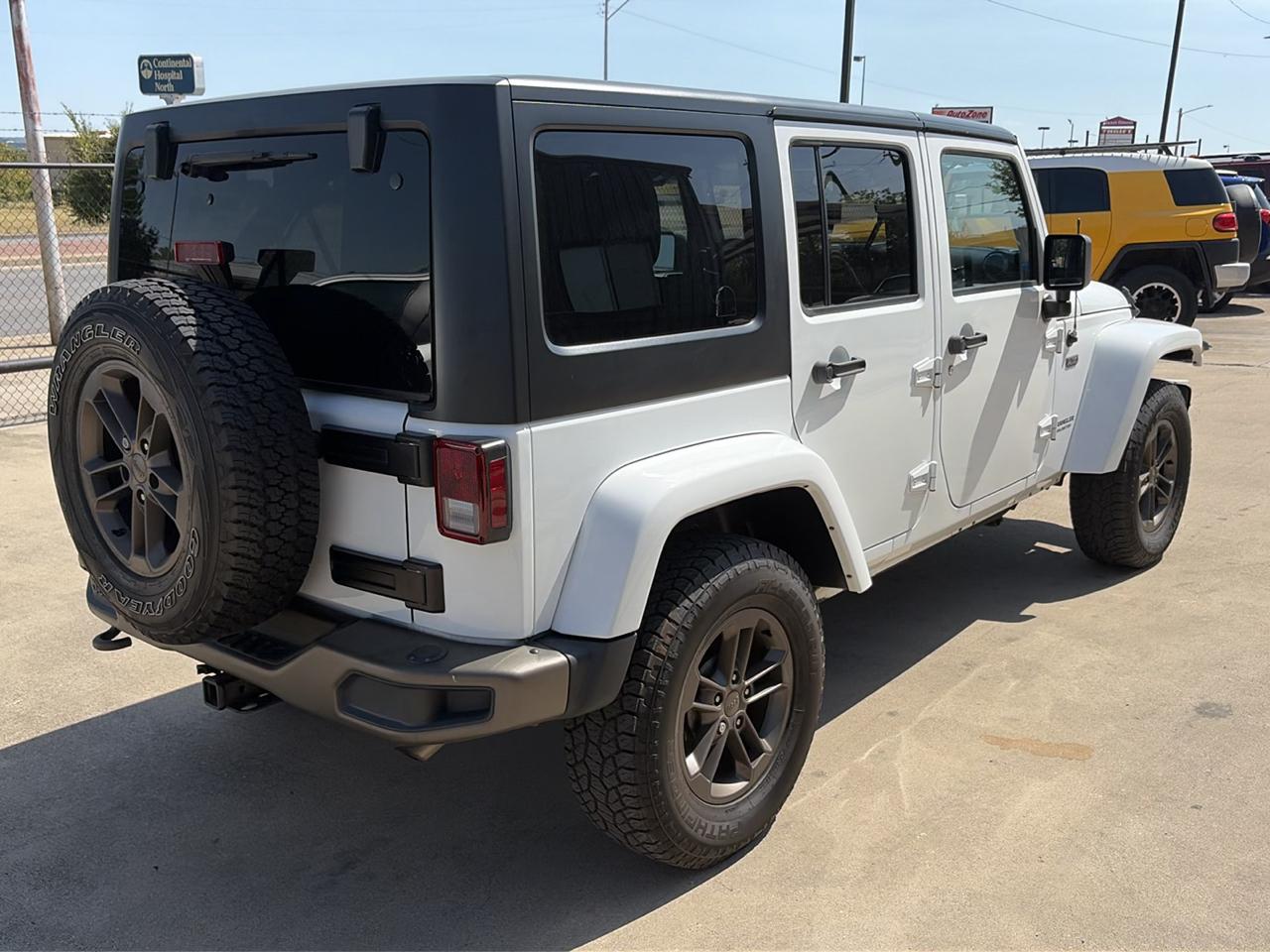Jeep Wrangler Unlimited Sahara 4WD 2017