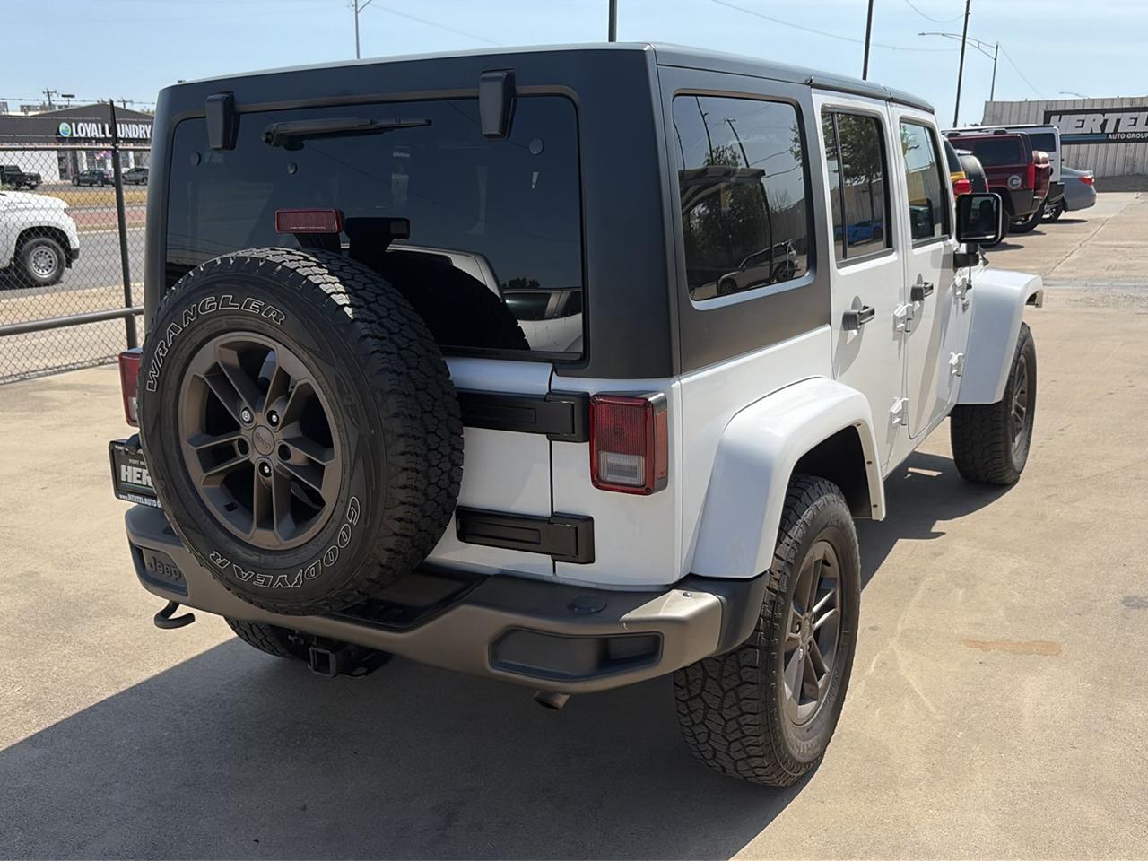 Jeep Wrangler Unlimited Sahara 4WD 2017