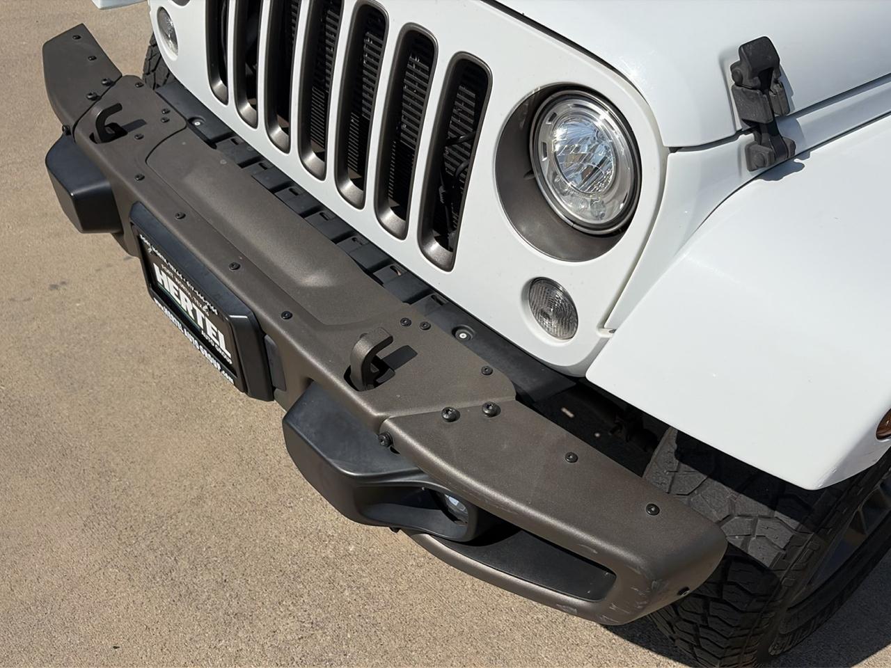 Jeep Wrangler Unlimited Sahara 4WD 2017