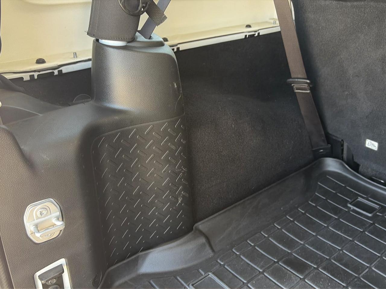 Jeep Wrangler Unlimited Sahara 4WD 2017