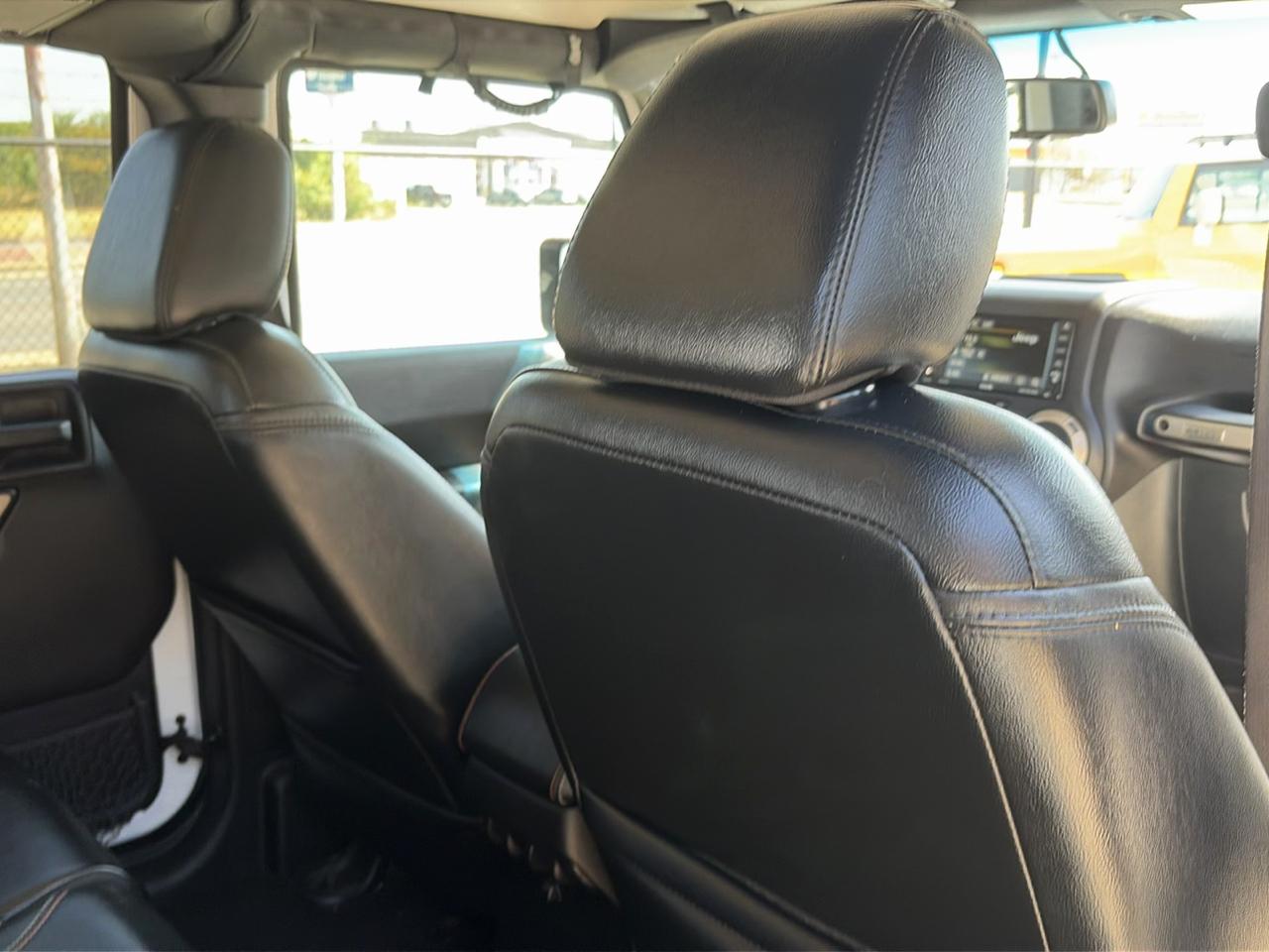 Jeep Wrangler Unlimited Sahara 4WD 2017
