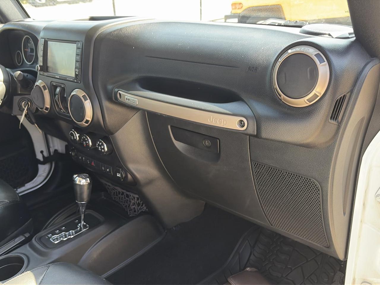 Jeep Wrangler Unlimited Sahara 4WD 2017