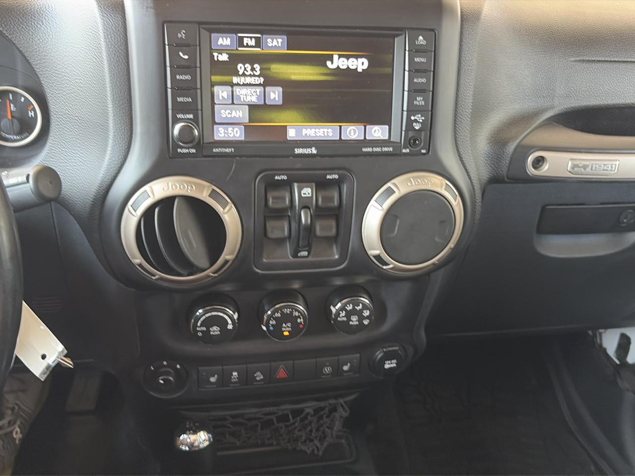Jeep Wrangler Unlimited Sahara 4WD 2017