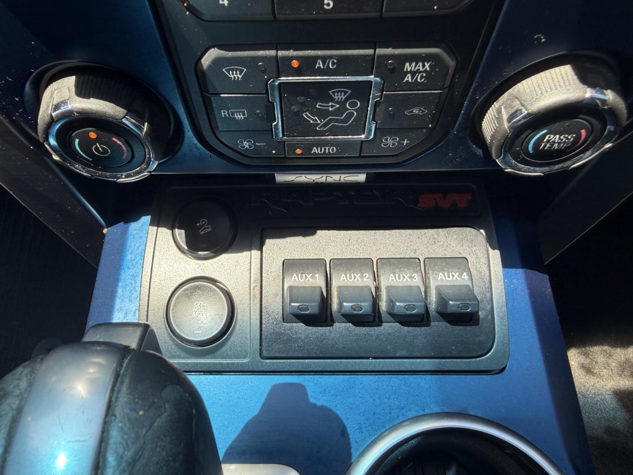 Ford F-150 SVT Raptor SuperCrew 5.5-ft. Bed 4WD 2013