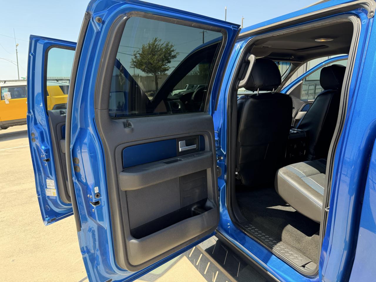 Ford F-150 SVT Raptor SuperCrew 5.5-ft. Bed 4WD 2013