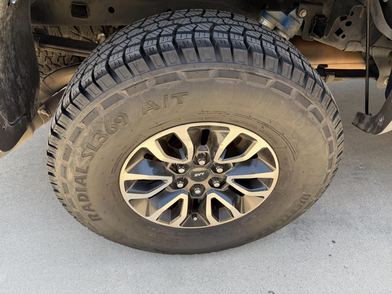 Ford F-150 SVT Raptor SuperCrew 5.5-ft. Bed 4WD 2013